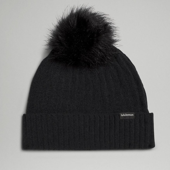 NWT Lululemon Women’s Cable Knit Pom Beanie Black - Picture 4 of 9